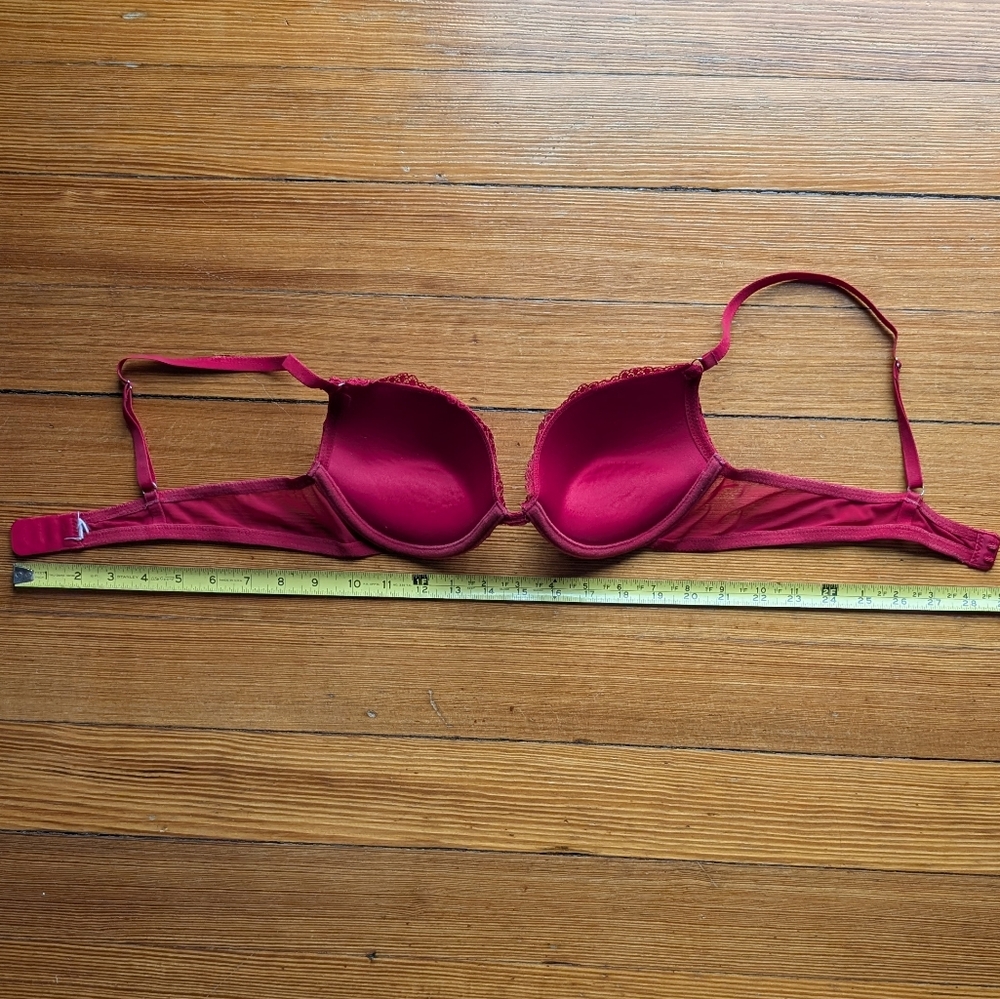 Red Lace Bra - Picture 8 of 8